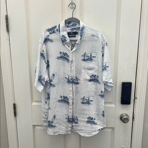 EUC Vineyard Vines linen shirt